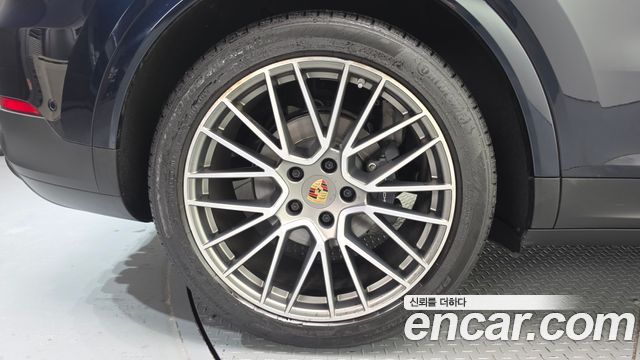 Porsche Cayenne 2023 — photo 5