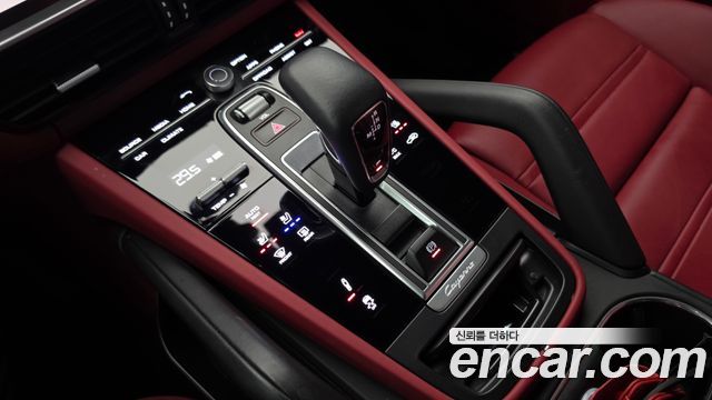 Porsche Cayenne 2023 — photo 12