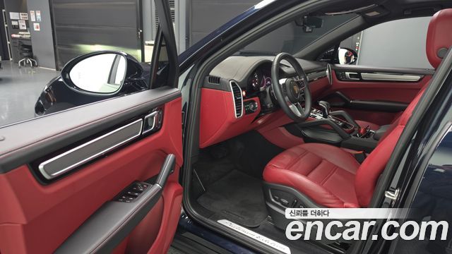 Porsche Cayenne 2023 — photo 13