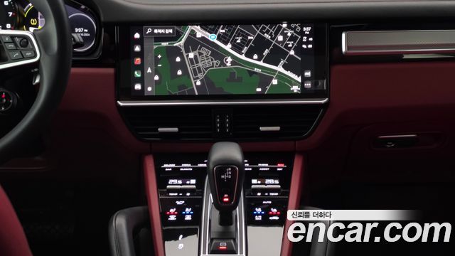 Porsche Cayenne 2023 — photo 20