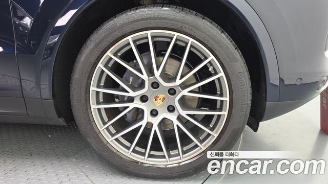Porsche Cayenne 2023 — photo 7