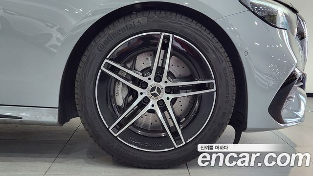 Mercedes-Benz E-Class 2026 — photo 3