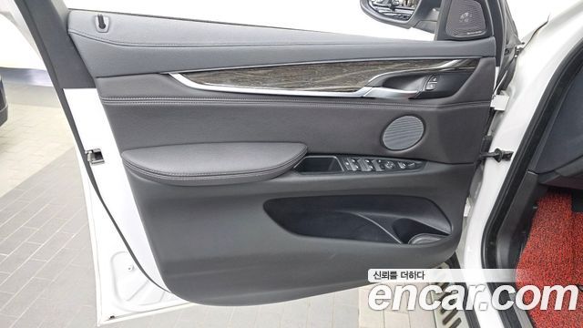 BMW X6 2019 — photo 14
