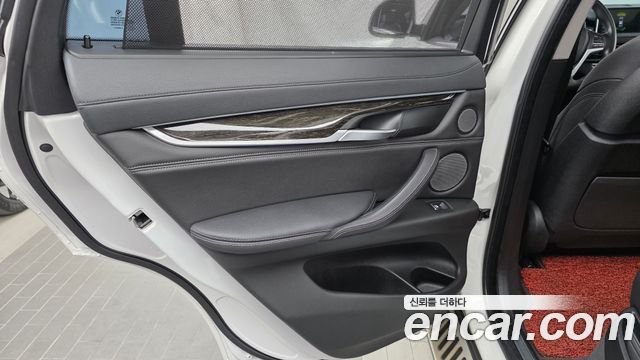 BMW X6 2019 — photo 15