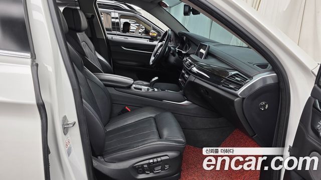 BMW X6 2019 — photo 16