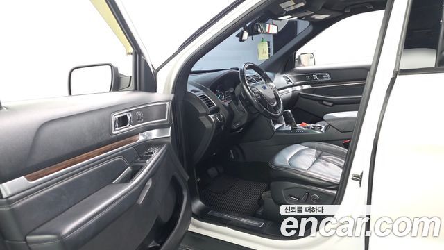 Ford Explorer 2017 — photo 10