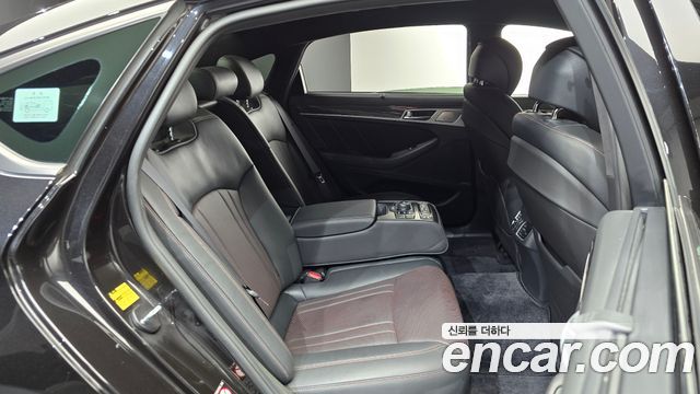 Genesis G80 2018 — photo 17