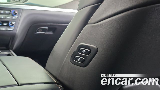 Genesis G80 2018 — photo 24