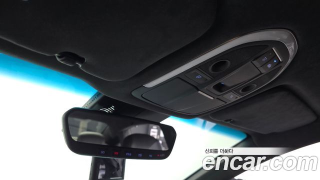 Genesis G80 2018 — photo 28