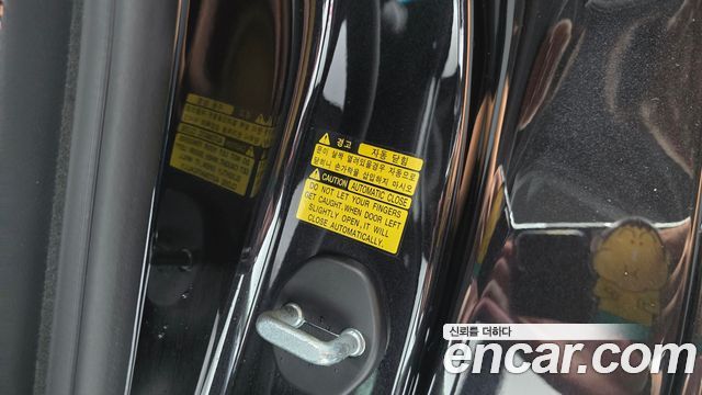 Genesis G80 2018 — photo 29