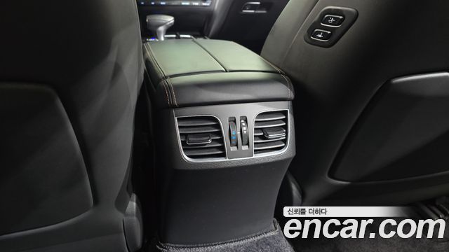 Genesis G80 2018 — photo 33