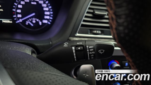 Genesis G80 2018 — photo 36