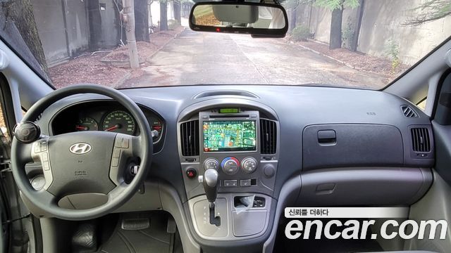 Hyundai Starex 2016 — photo 8