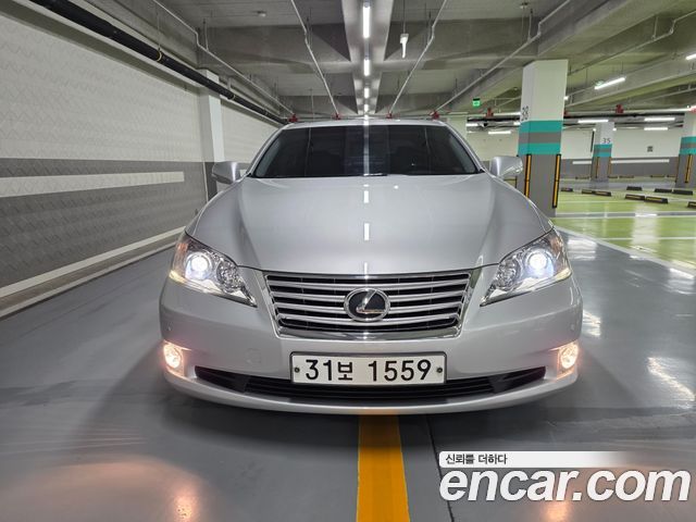 Lexus ES 2011 — photo 1