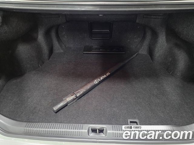 Lexus ES 2011 — photo 8