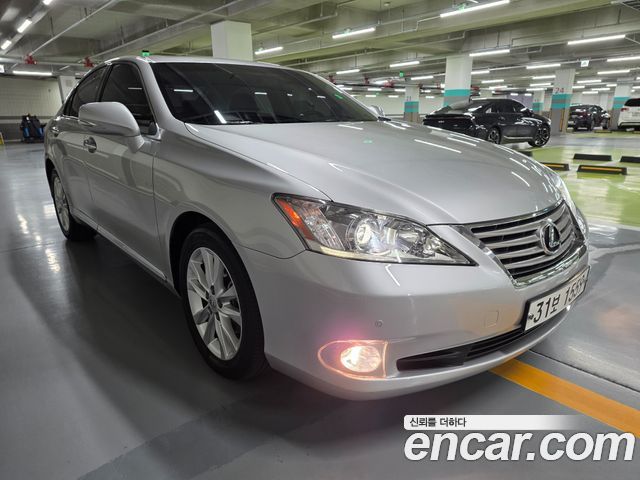 Lexus ES 2011 — photo 12