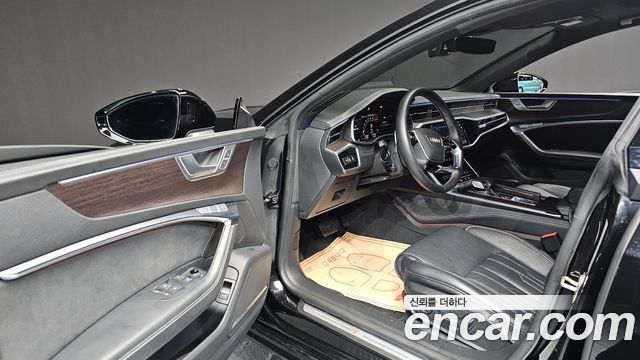 Audi A7 2022 — photo 10