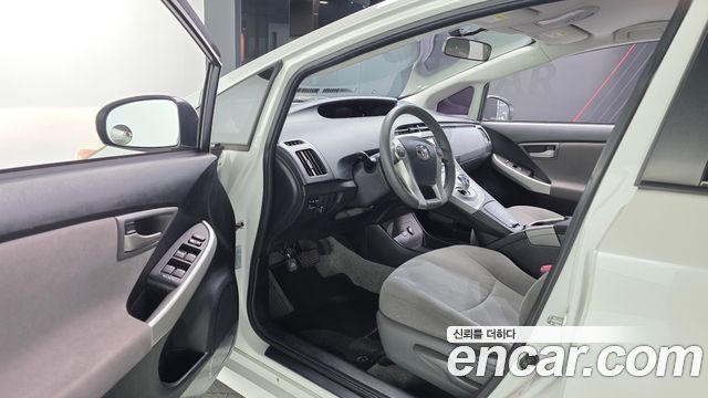Toyota Prius 2013 — photo 10