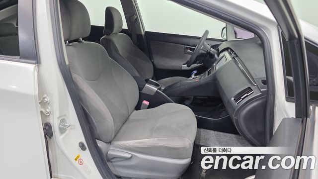 Toyota Prius 2013 — photo 11