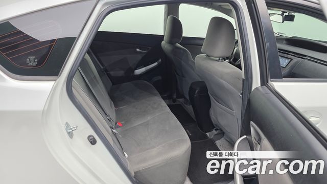 Toyota Prius 2013 — photo 12