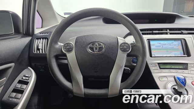 Toyota Prius 2013 — photo 13