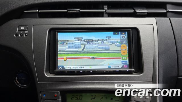 Toyota Prius 2013 — photo 16