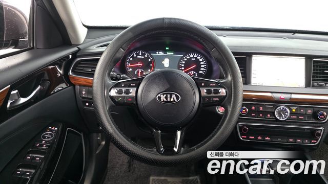 Kia K7 2017 — photo 12