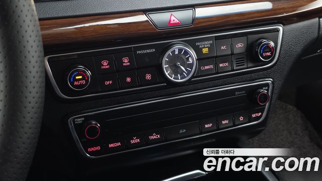 Kia K7 2017 — photo 19