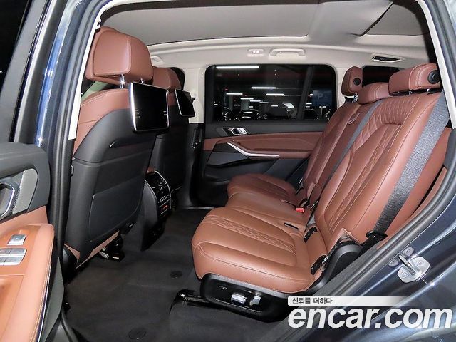 BMW X7 2021 — photo 11