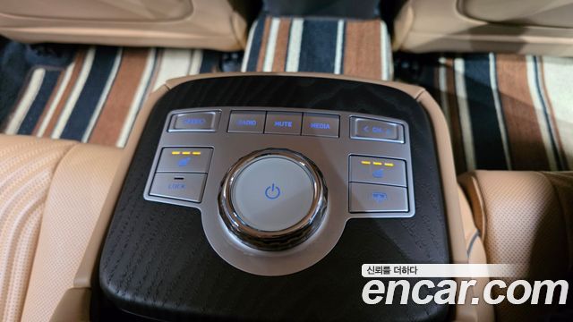 Genesis G80 2023 — photo 25