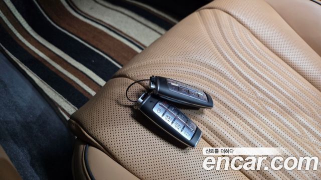 Genesis G80 2023 — photo 30