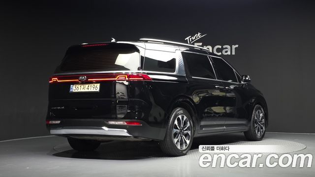 Kia Canival 2021 — photo 2