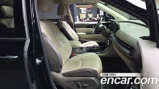 Kia Canival 2021 — photo 11
