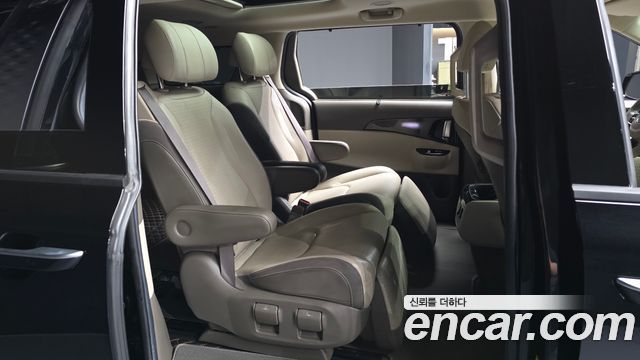 Kia Canival 2021 — photo 12