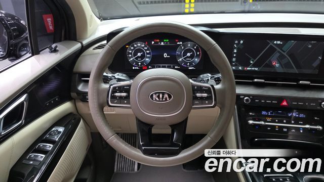 Kia Canival 2021 — photo 13
