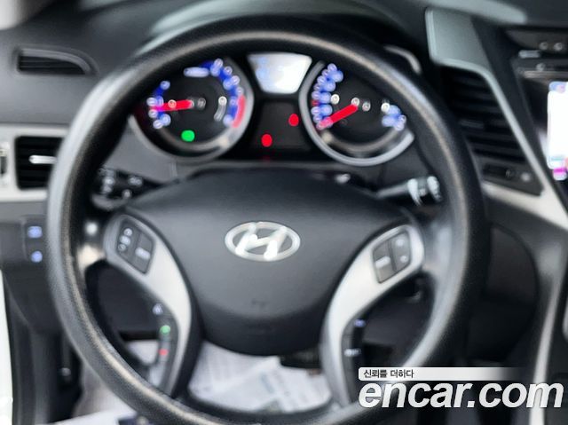Hyundai AVANTE 2016 — photo 10