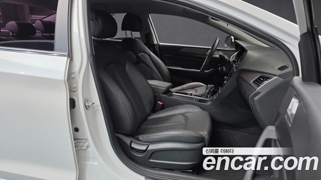 Hyundai Sonata 2016 — photo 11