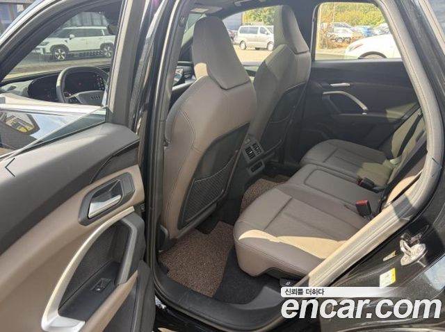 Audi Q5 2025 — photo 8