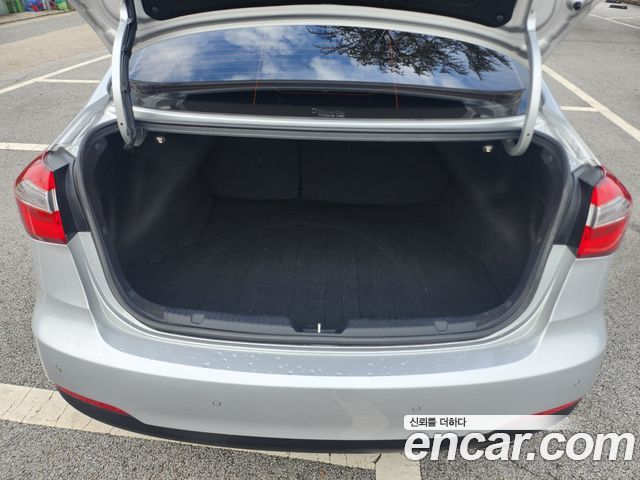 Kia K3 2015 — photo 19