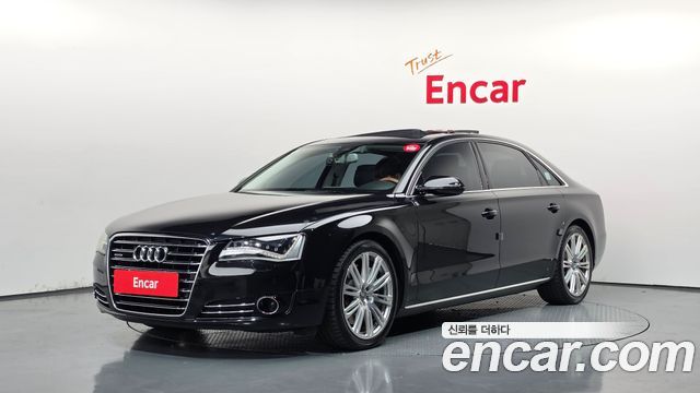 Audi A8 2012 — photo 1