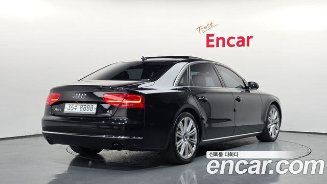 Audi A8 2012 — photo 2