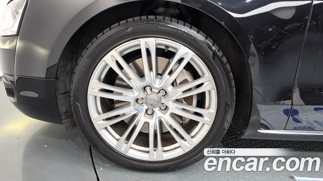 Audi A8 2012 — photo 5