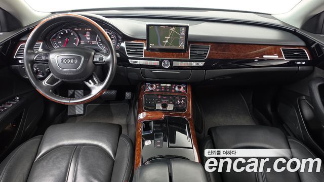 Audi A8 2012 — photo 7