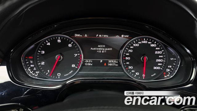 Audi A8 2012 — photo 8