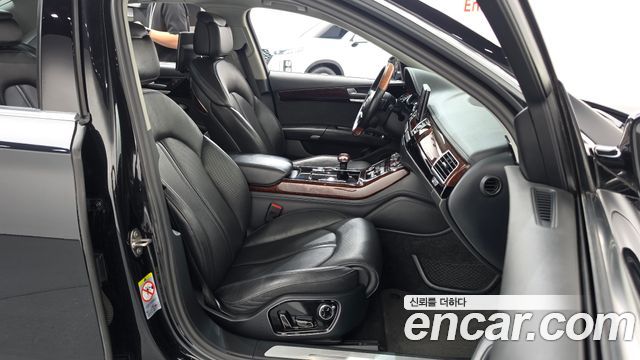 Audi A8 2012 — photo 11