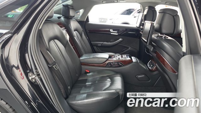 Audi A8 2012 — photo 12