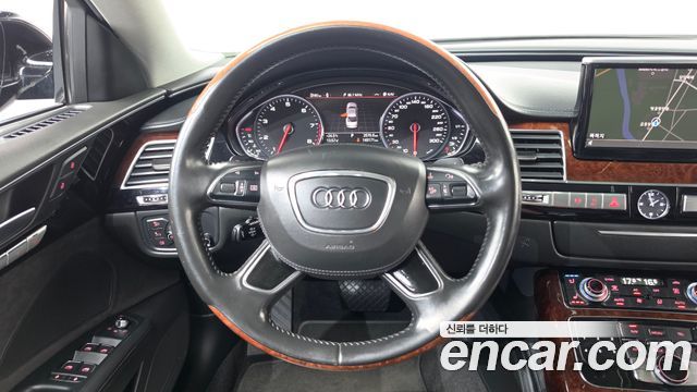 Audi A8 2012 — photo 13