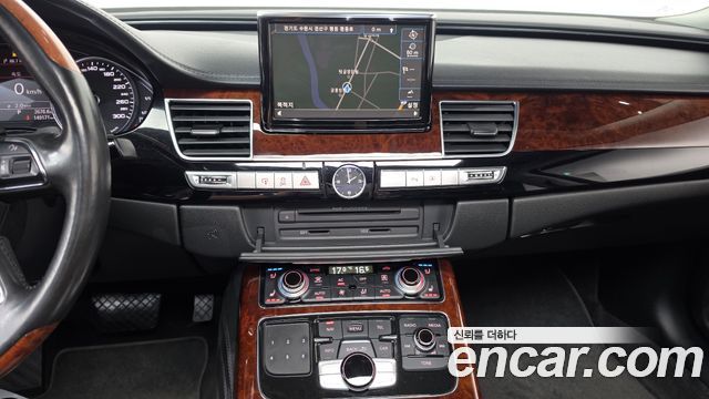 Audi A8 2012 — photo 14
