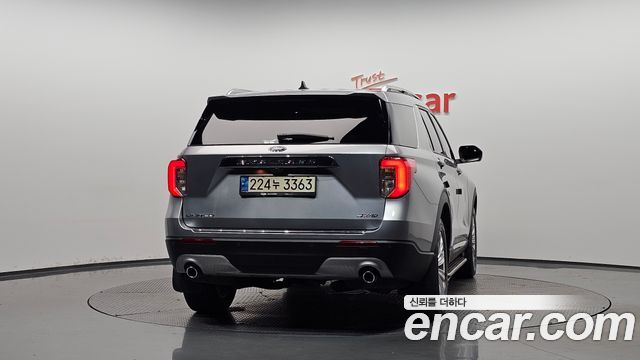 Ford Explorer 2021 — photo 4