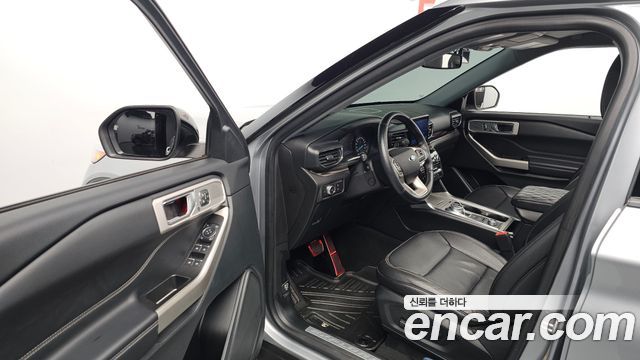 Ford Explorer 2021 — photo 13